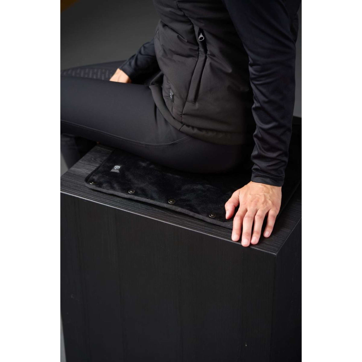 Catago Verwarmd Kussen Heated Zwart