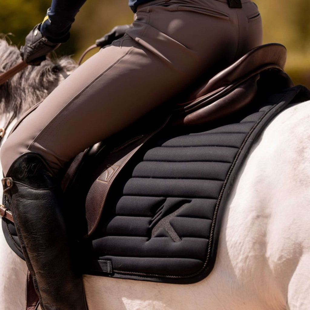 K by EQUITHÈME Zadeldekje Triton Springen Zwart