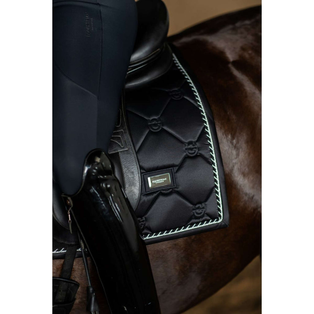 Equestrian Stockholm Zadeldekje Dressuur Black Edition