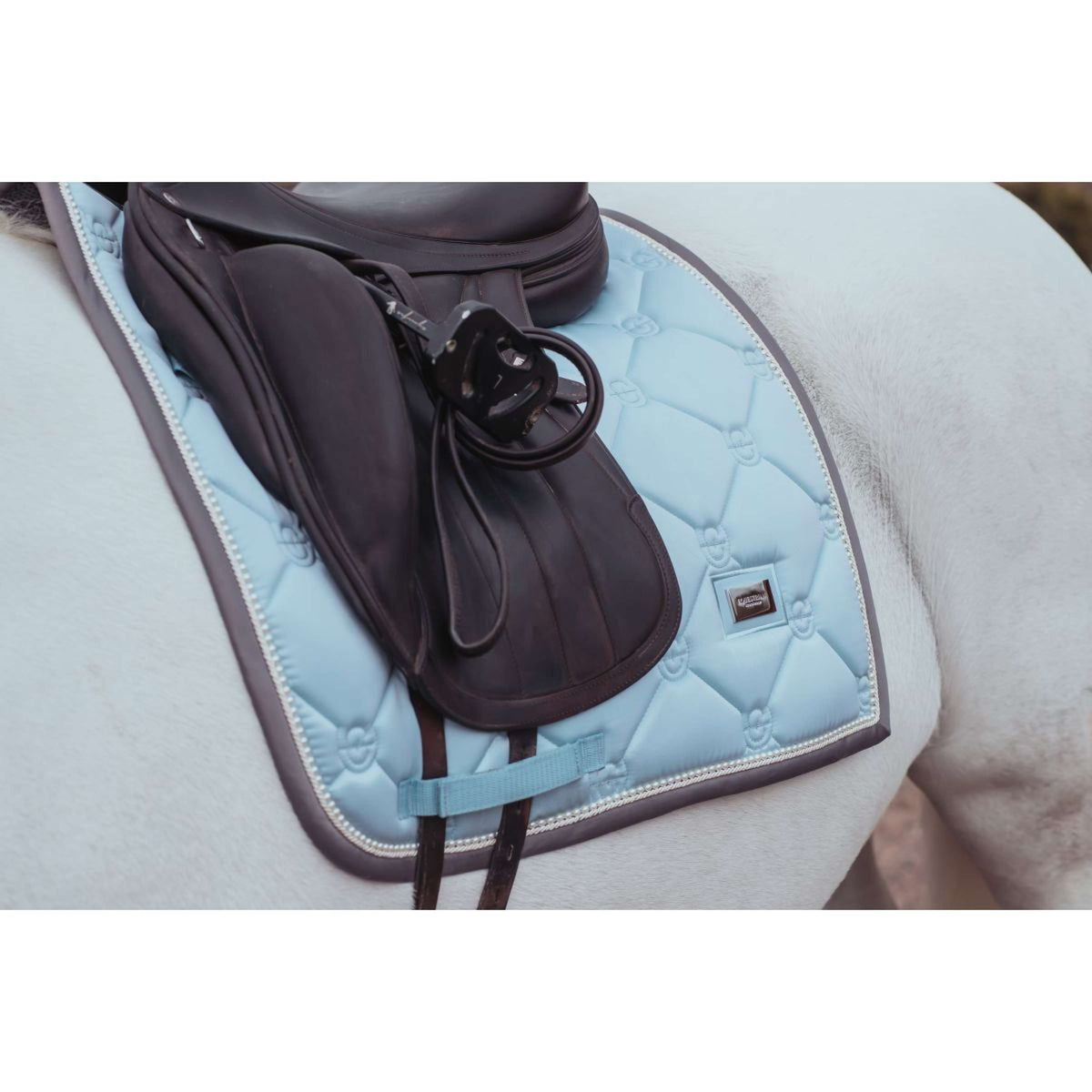 Equestrian Stockholm Zadeldekje Dressuur Ice Blue