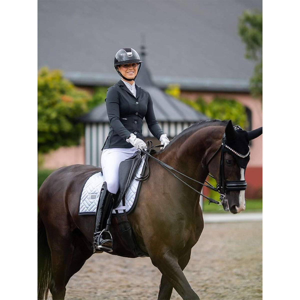 Equestrian Stockholm Zadeldekje Modern Dressuur Wit/Zwart