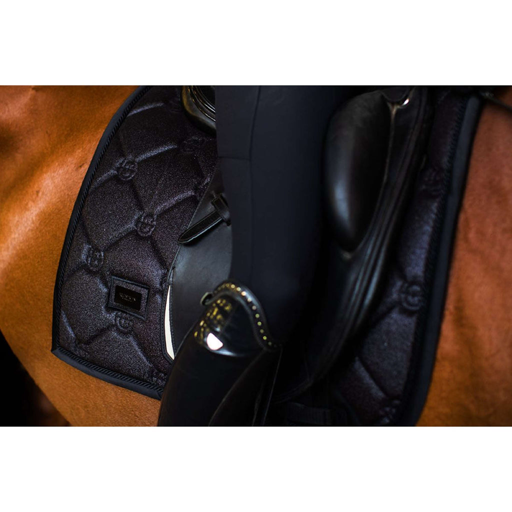 Equestrian Stockholm Zadeldekje Dressuur All Black Glimmer