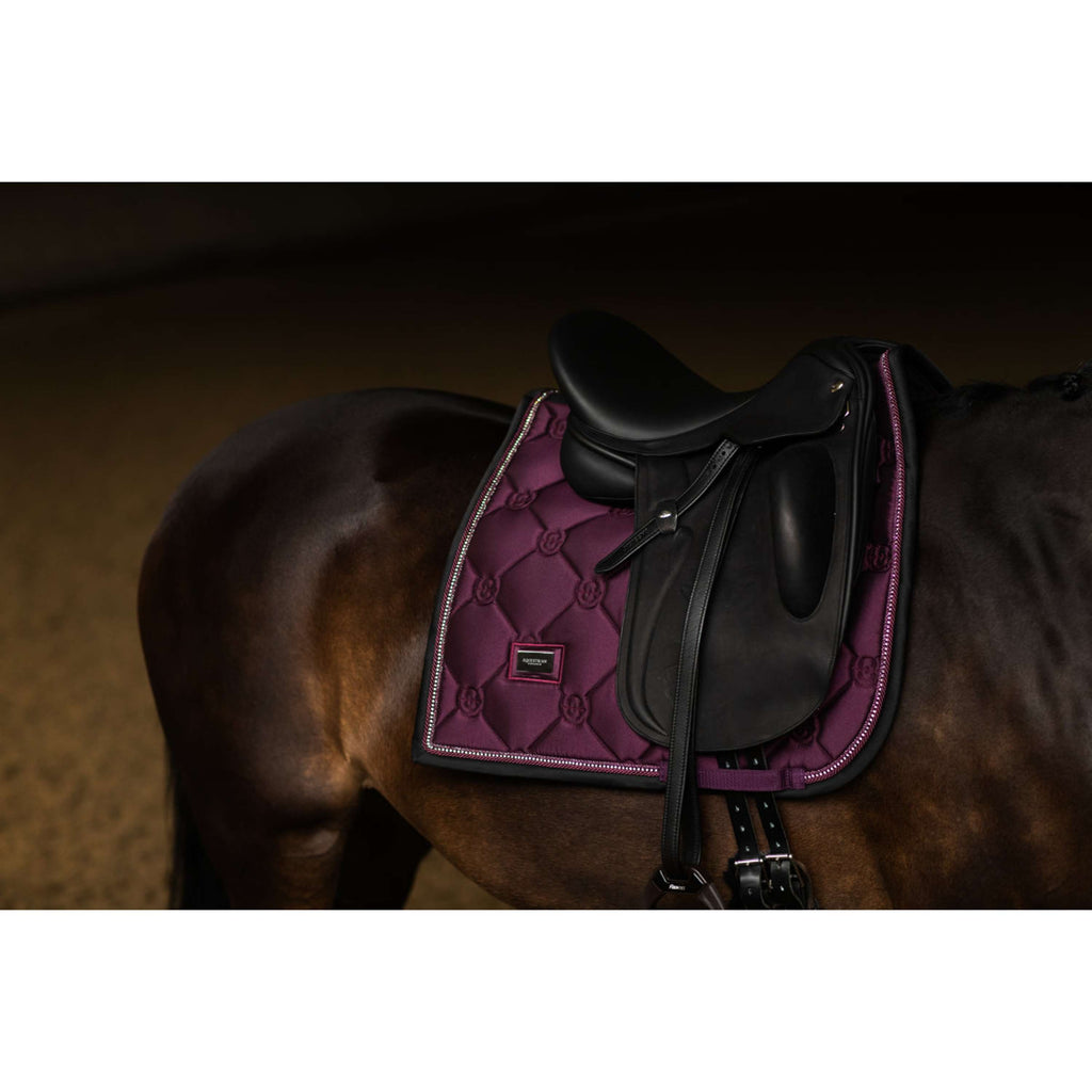 Equestrian Stockholm Zadeldekje Crystal Shine Dressuur Mauve Wine