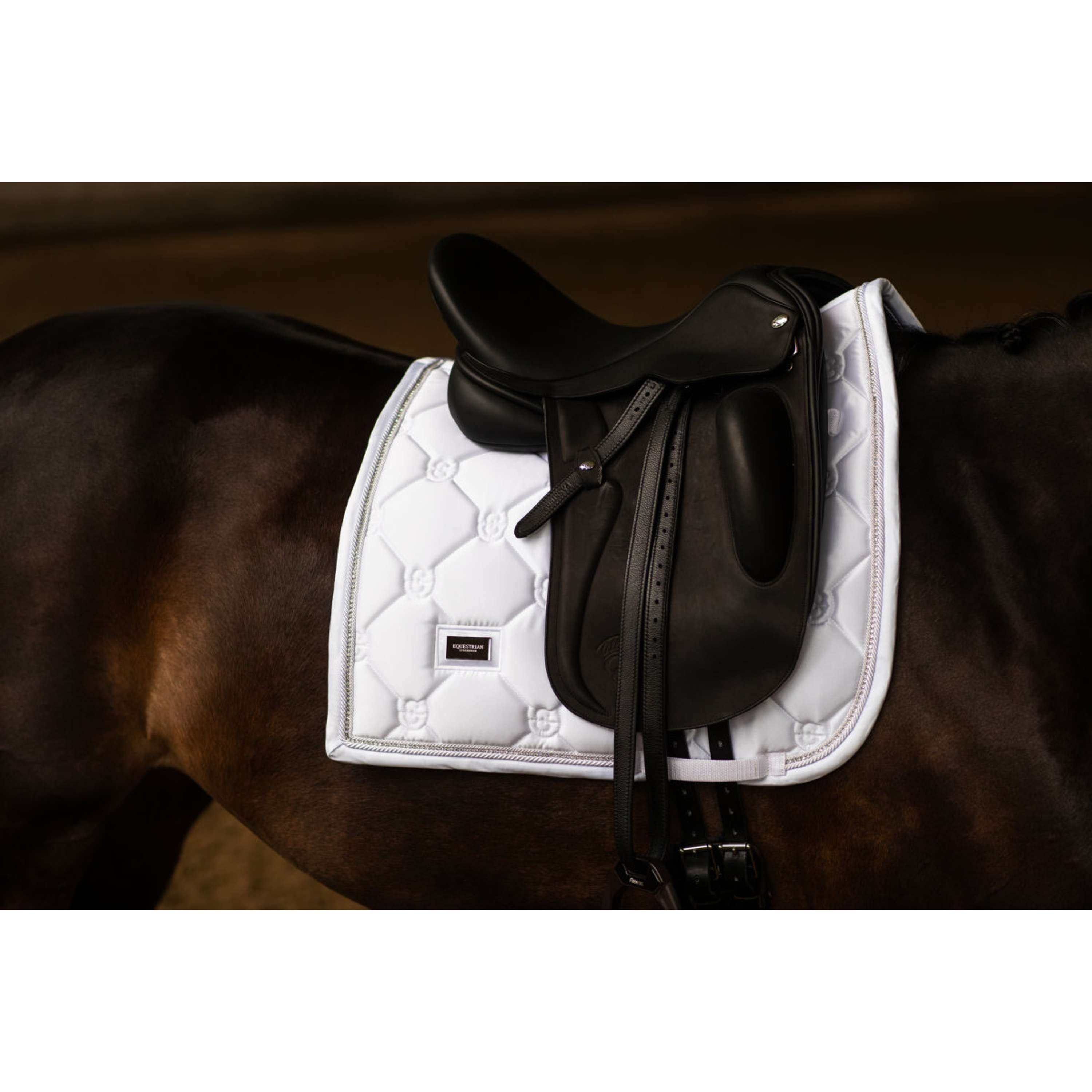 Equestrian Stockholm Zadeldekje Crystal Shine Dressuur Wit