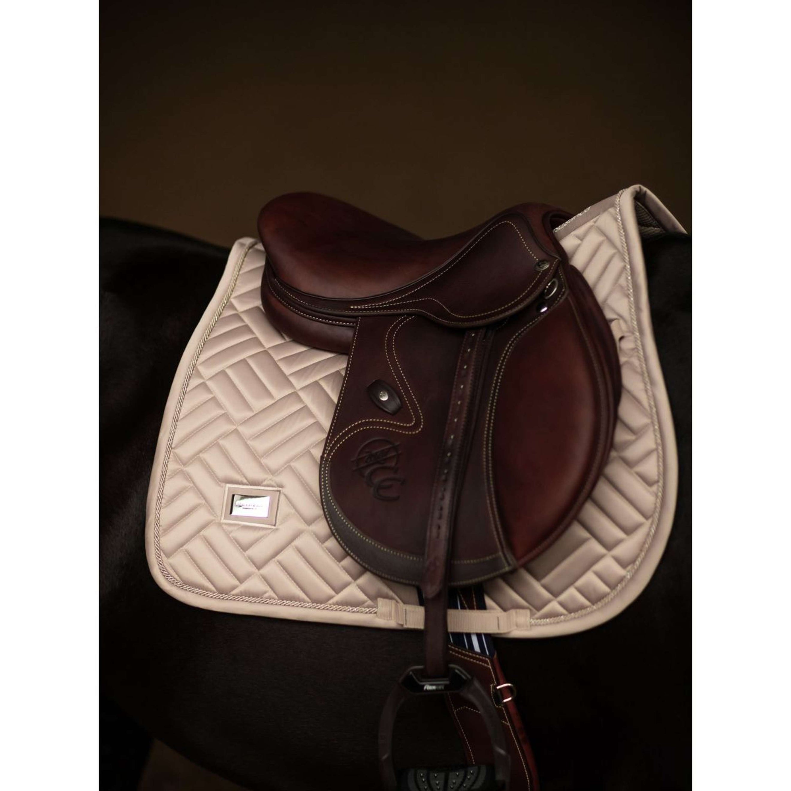 Equestrian Stockholm Zadeldekje Modern Springen Sand