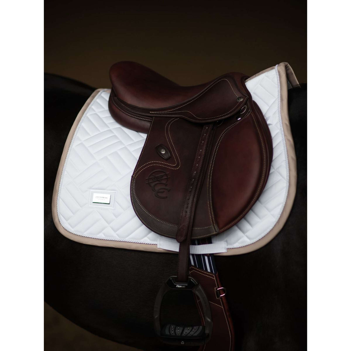 Equestrian Stockholm Zadeldekje Modern Springen White Sand