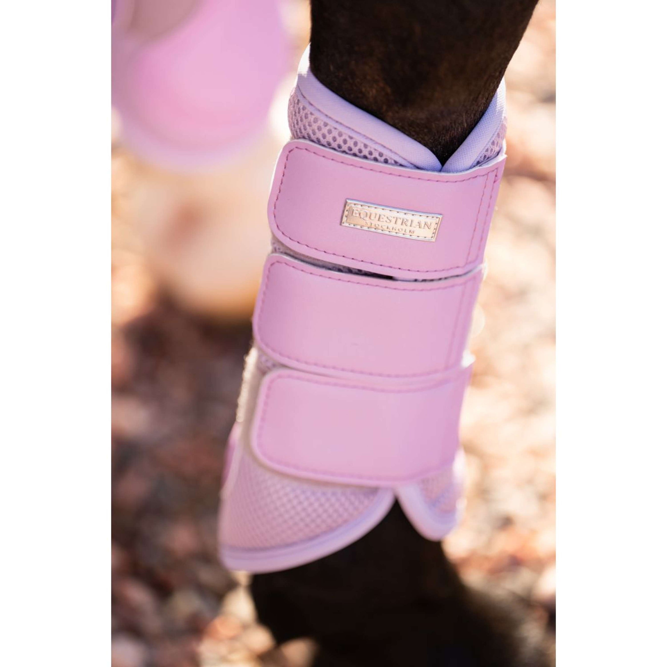 Equestrian Stockholm Beenbeschermers Classic Mesh Lavender Equestrian Stockholm Beenbeschermers Classic Mesh Lavender