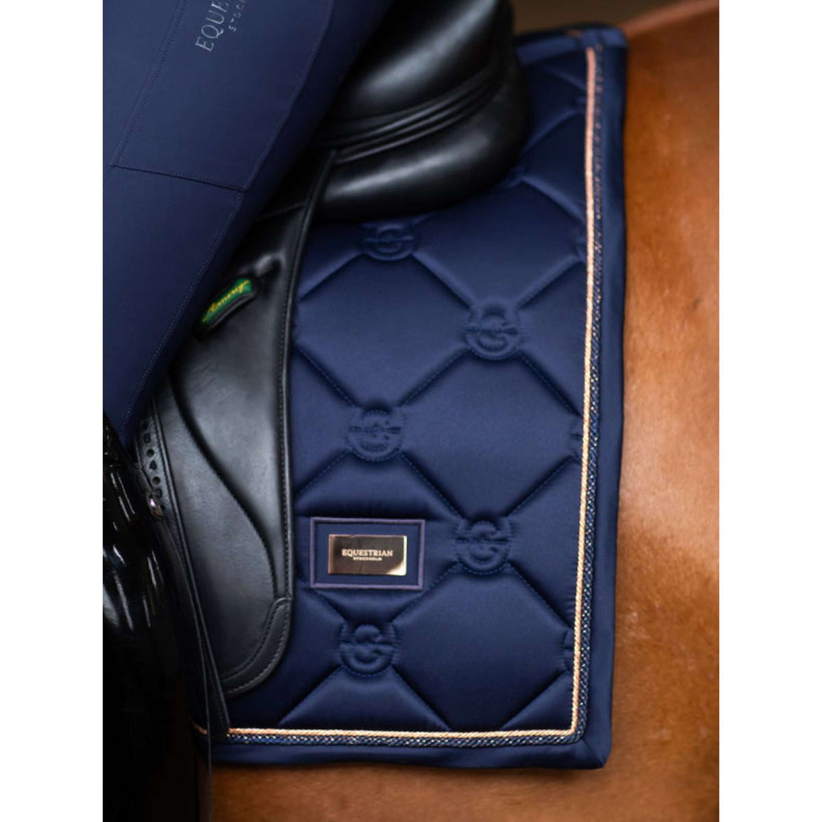 Equestrian Stockholm Zadeldekje Dressuur Lagoon Blush