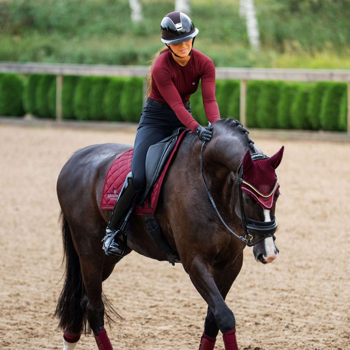 Equestrian Stockholm Zadeldekje Line Dressuur Bordeaux