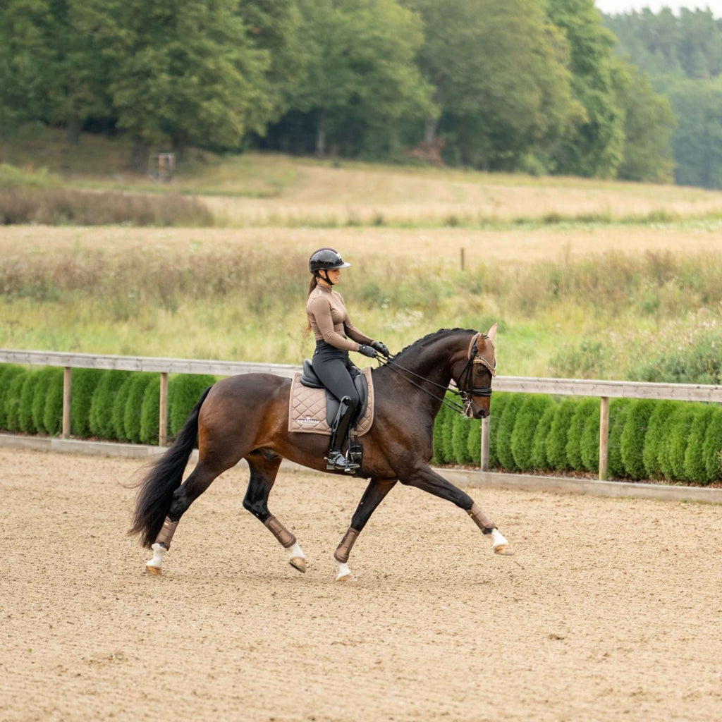 Equestrian Stockholm Zadeldekje Line Dressuur Champagne