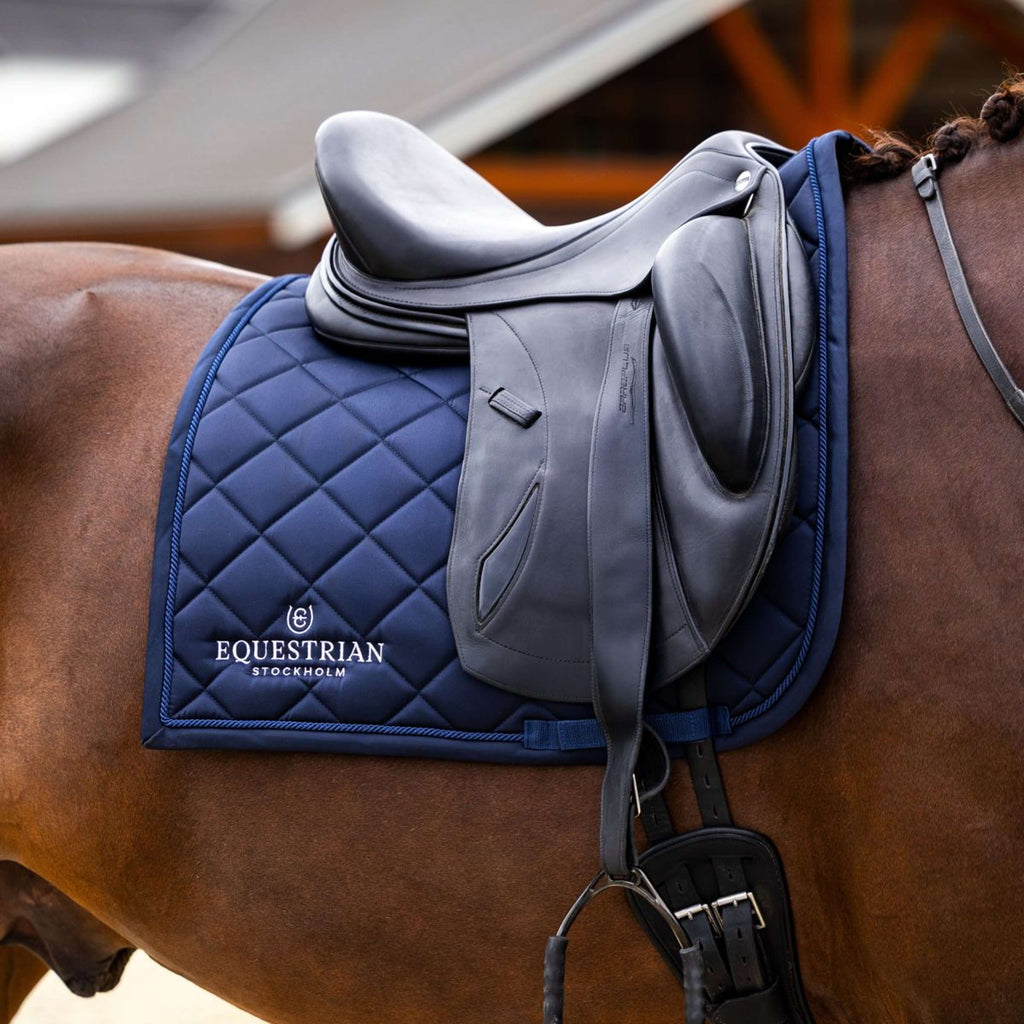 Equestrian Stockholm Zadeldekje Line Dressuur Navy