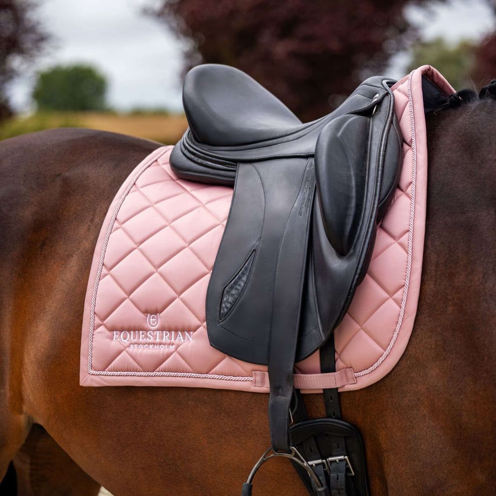 Equestrian Stockholm Zadeldekje Line Dressuur Roze