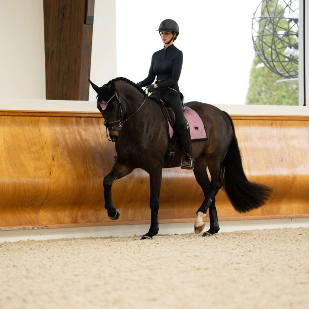 Equestrian Stockholm Zadeldekje Dressuur Pink Glimmer
