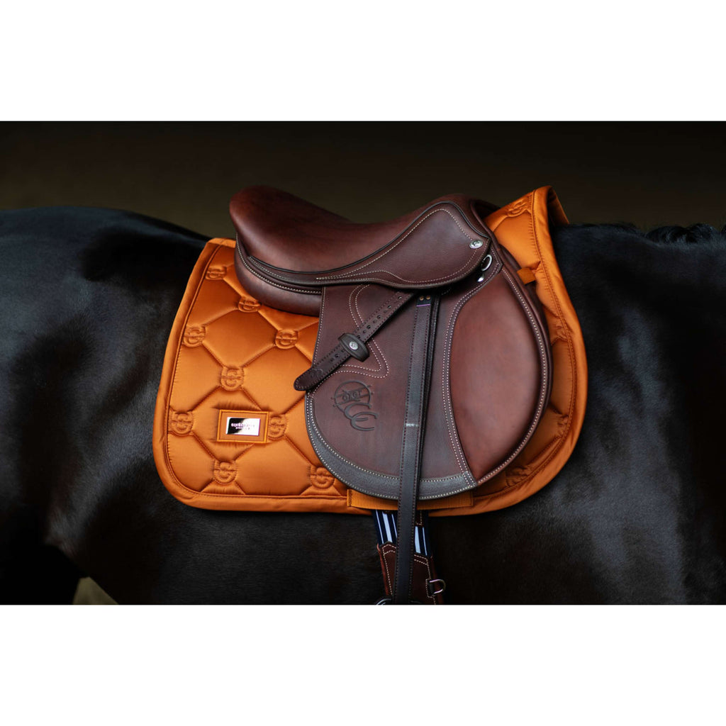 Equestrian Stockholm Zadeldekje Satin Springen Chestnut