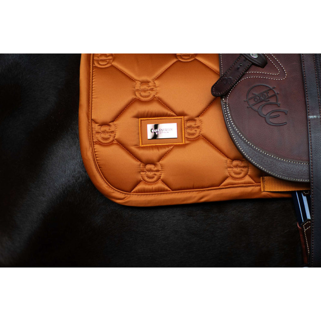 Equestrian Stockholm Zadeldekje Satin Springen Chestnut