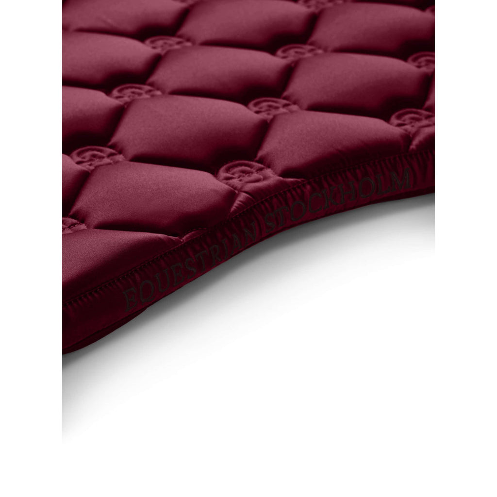 Equestrian Stockholm Zadeldekje Satin Springen Merlot