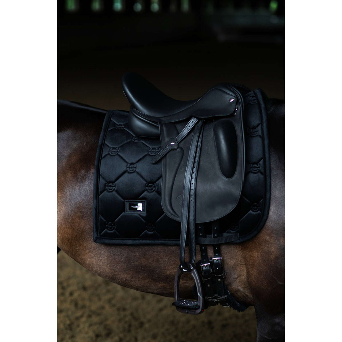 Equestrian Stockholm Zadeldekje Velvet Dressuur Zwart