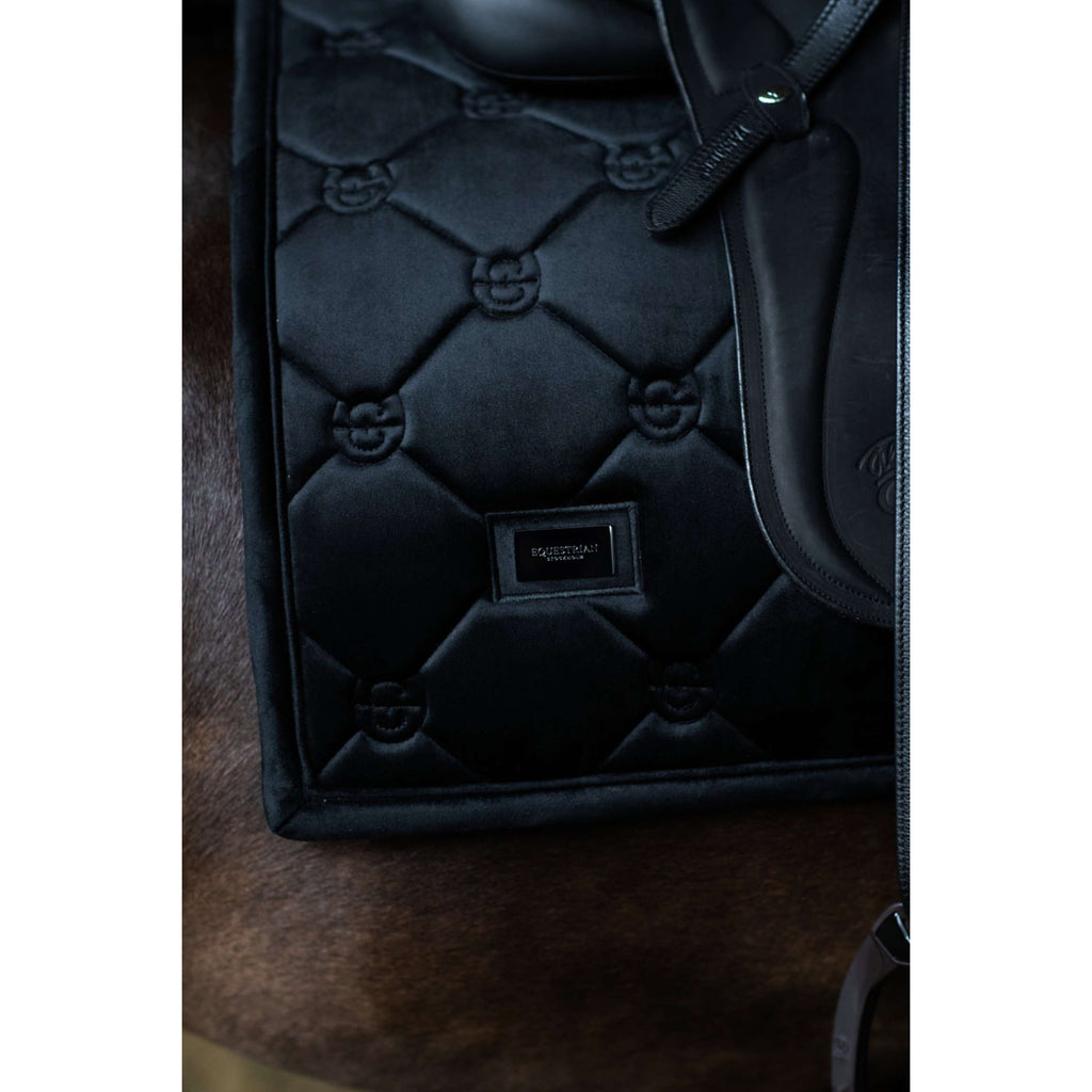 Equestrian Stockholm Zadeldekje Velvet Dressuur Zwart