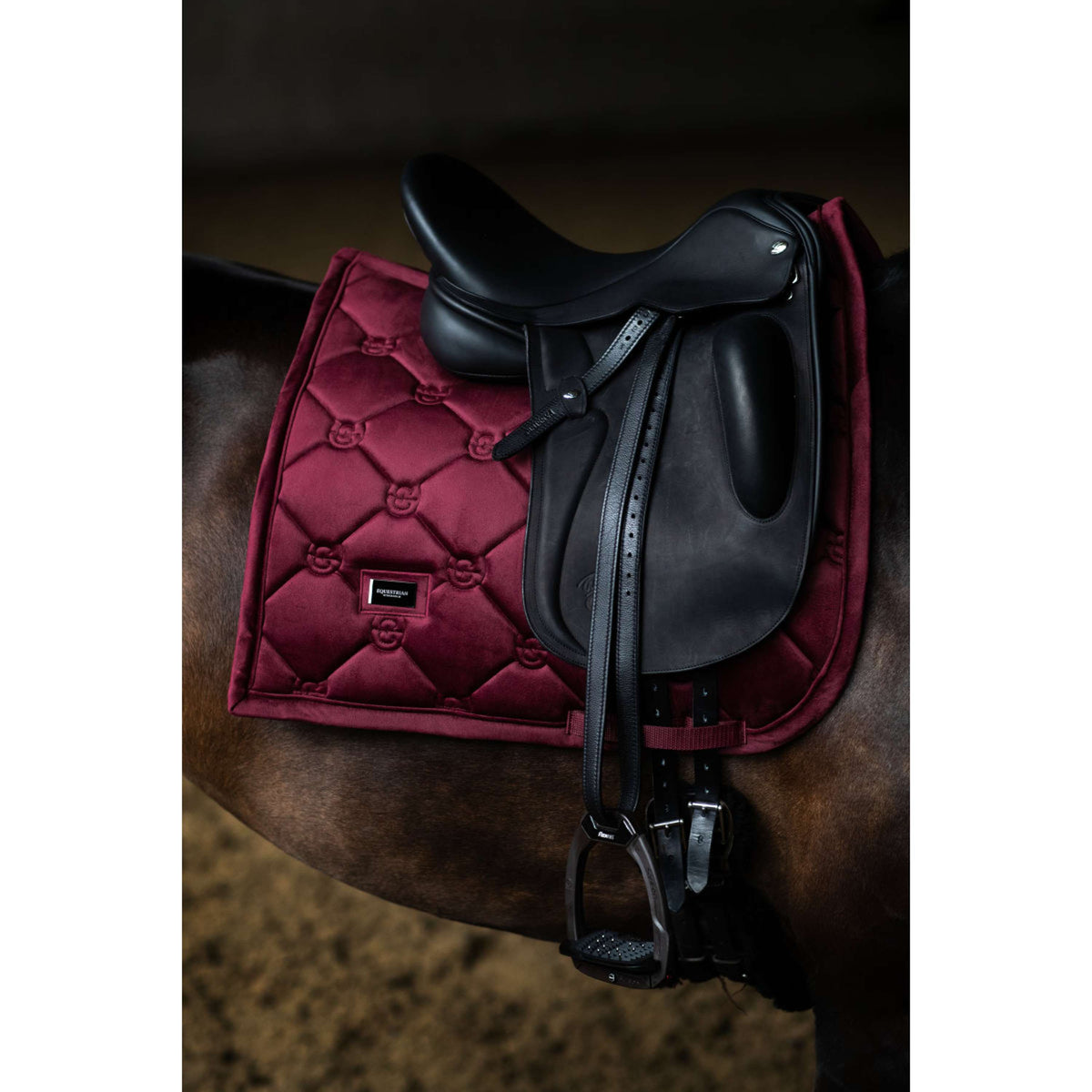 Equestrian Stockholm Zadeldekje Velvet Dressuur Merlot