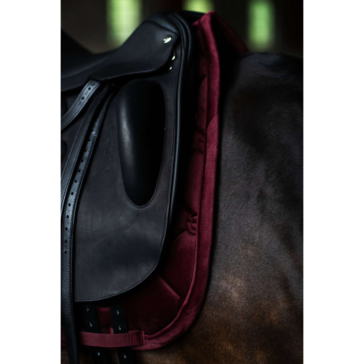Equestrian Stockholm Zadeldekje Velvet Dressuur Merlot