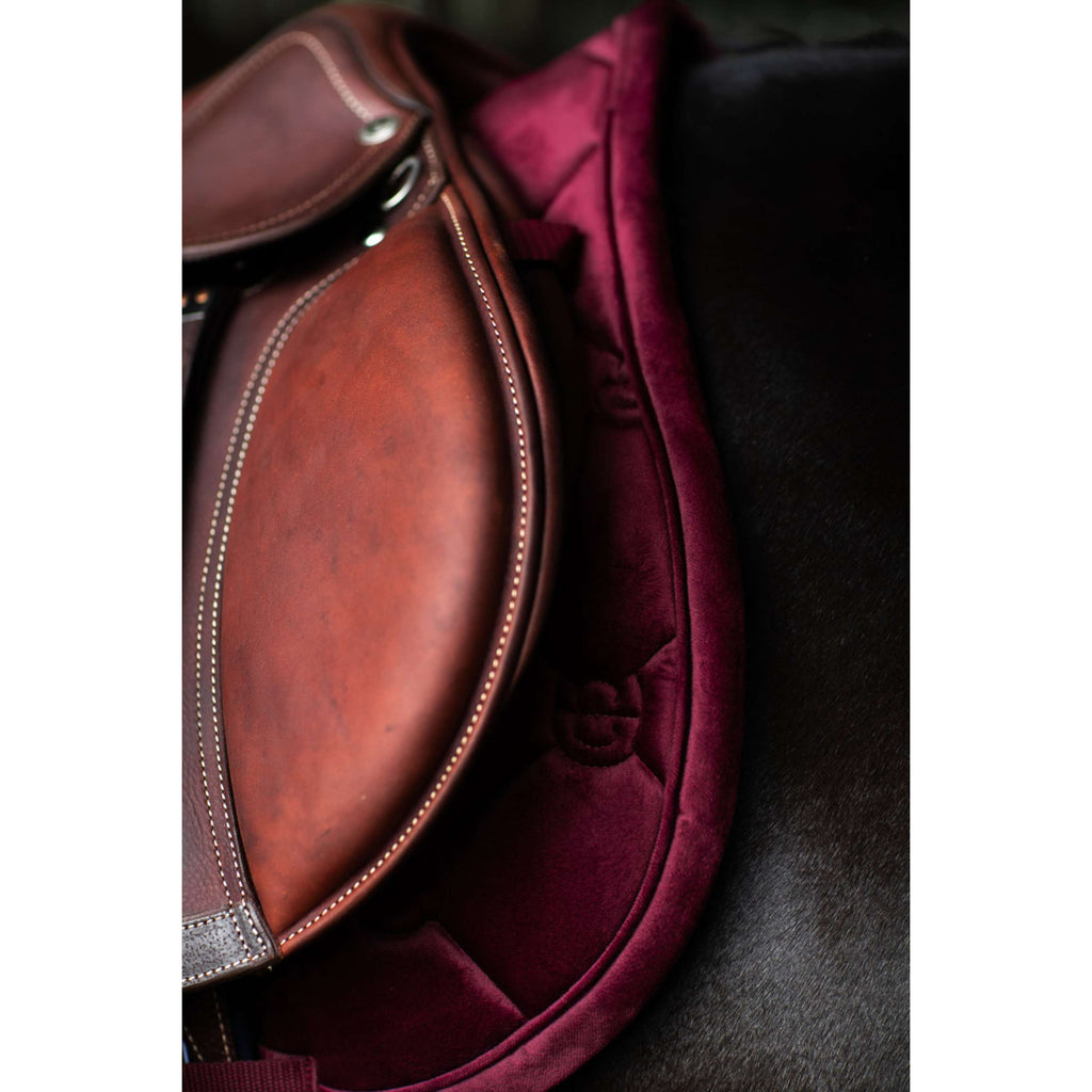 Equestrian Stockholm Zadeldekje Velvet Springen Merlot