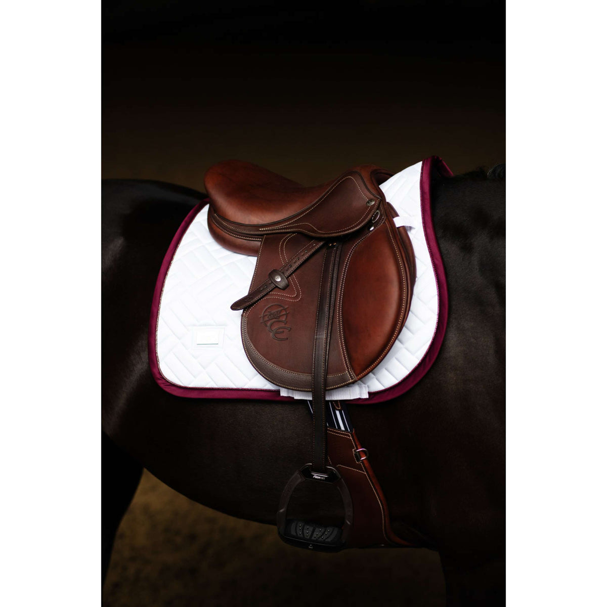 Equestrian Stockholm Zadeldekje Modern Springen Wit/Merlot