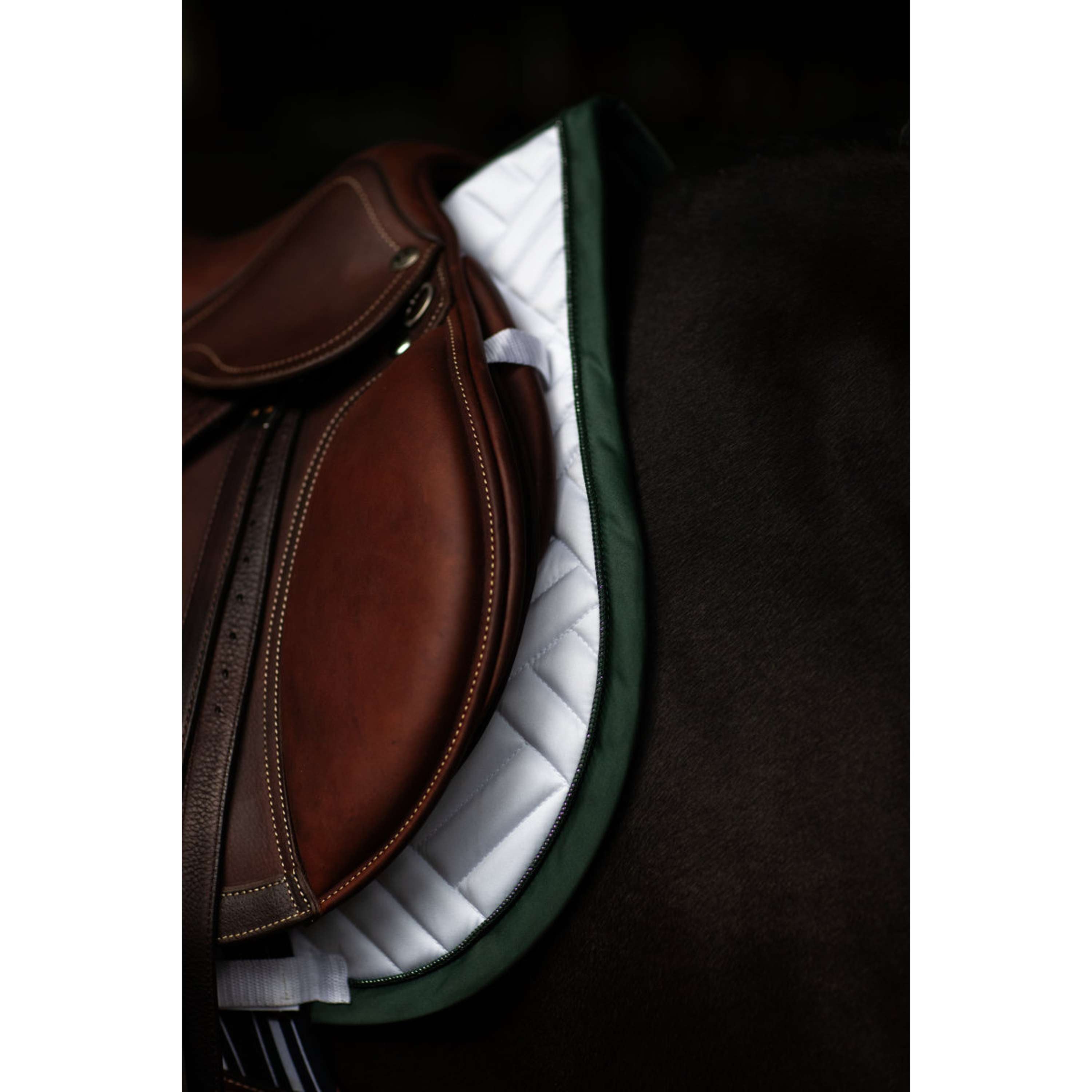 Equestrian Stockholm Zadeldekje Modern Springen Wit/Sycamore Green