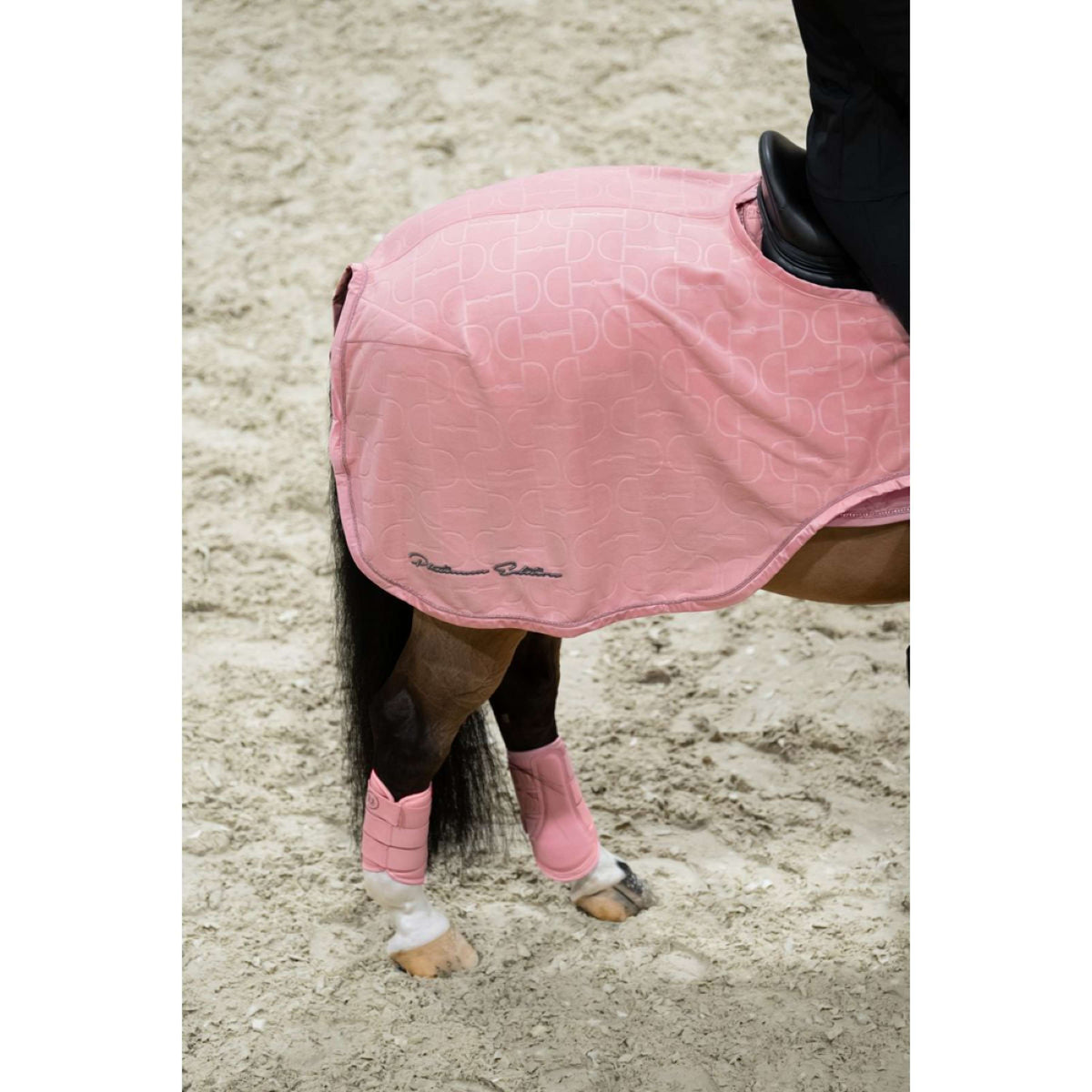 Eskadron Beenbeschermers Faux Leather Platinum '25 Soft Rouge