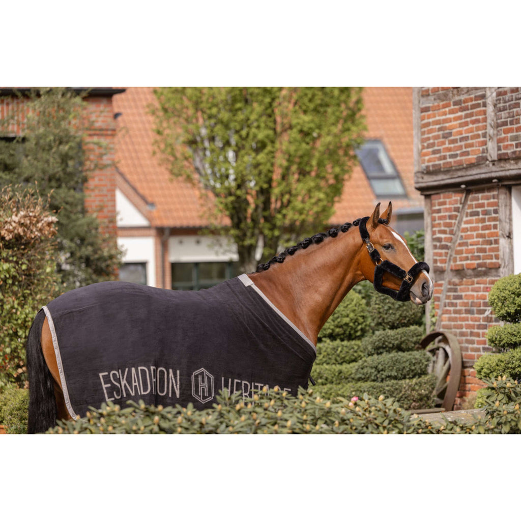 Eskadron Halster Heritage Faux Fur Complete Dp Zwart