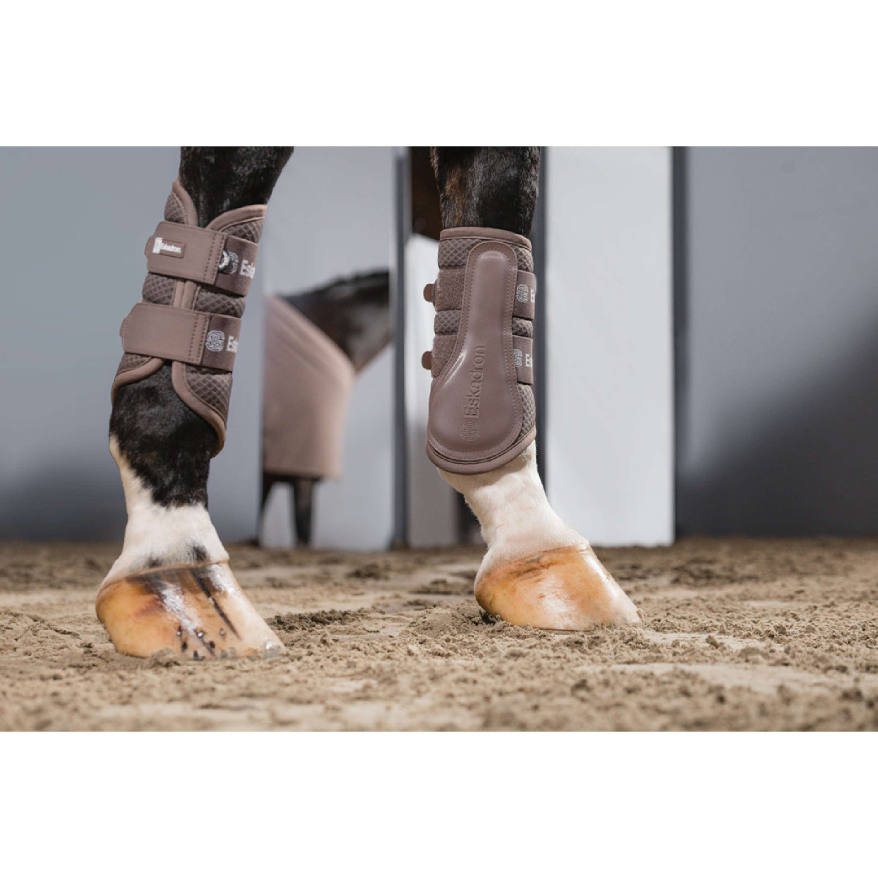 Eskadron Beenbeschermers Dynamics Mesh Powdertaupe