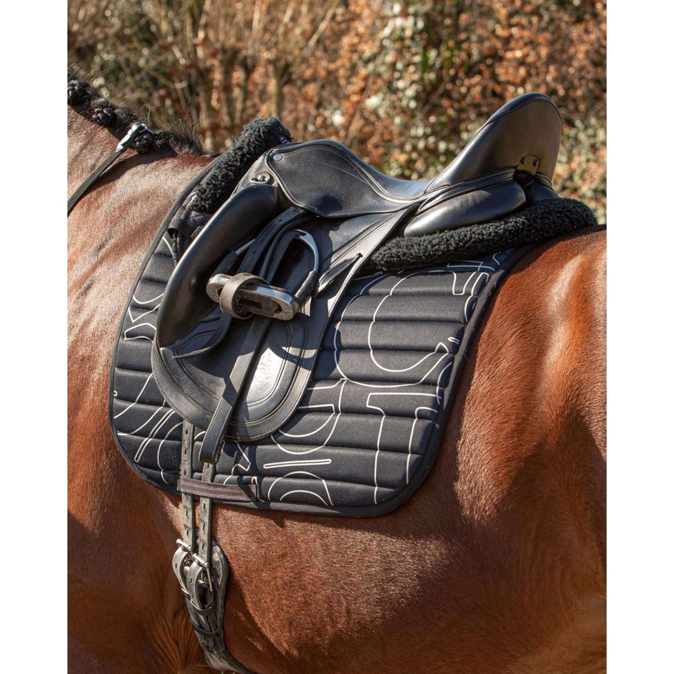 Harry's Horse Zadeldekje Denici Cavalli Stardust Design Dressuur Zwart Harry's Horse Zadeldekje Denici Cavalli Stardust Design Dressuur Zwart