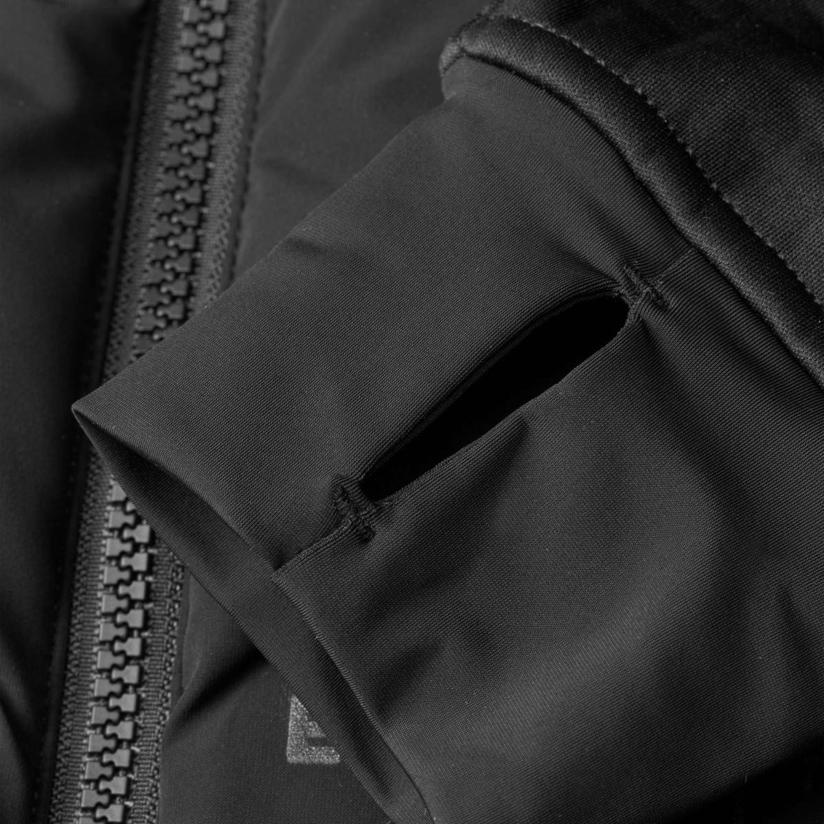 Kingsland X Eques Jas Sara Zwart