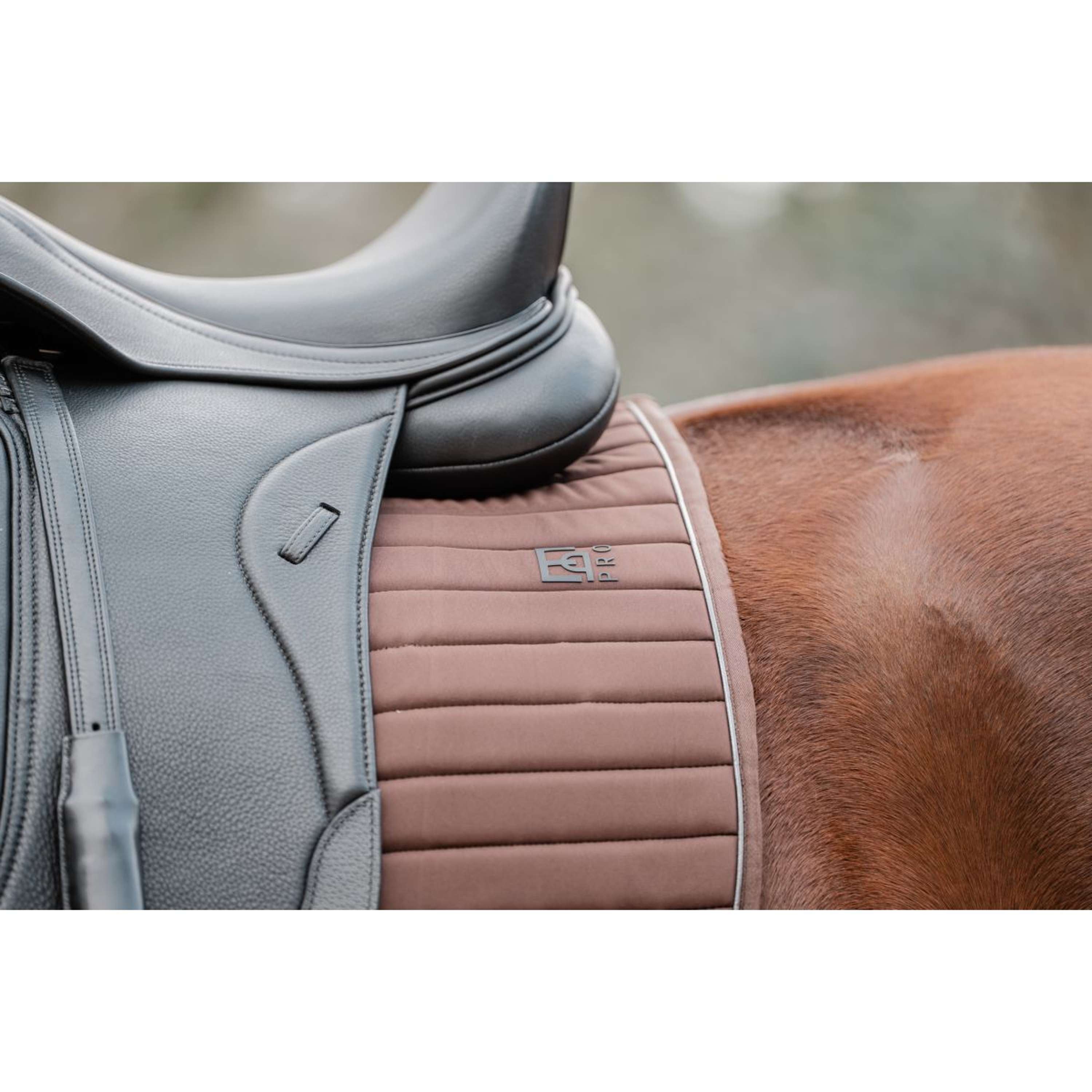 EQPRO Zadeldekje Softshell Dressuur Chocolade