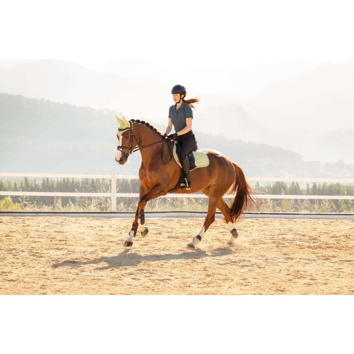 LeMieux Zadeldekje Suede Close Contact Square Springen Macaron