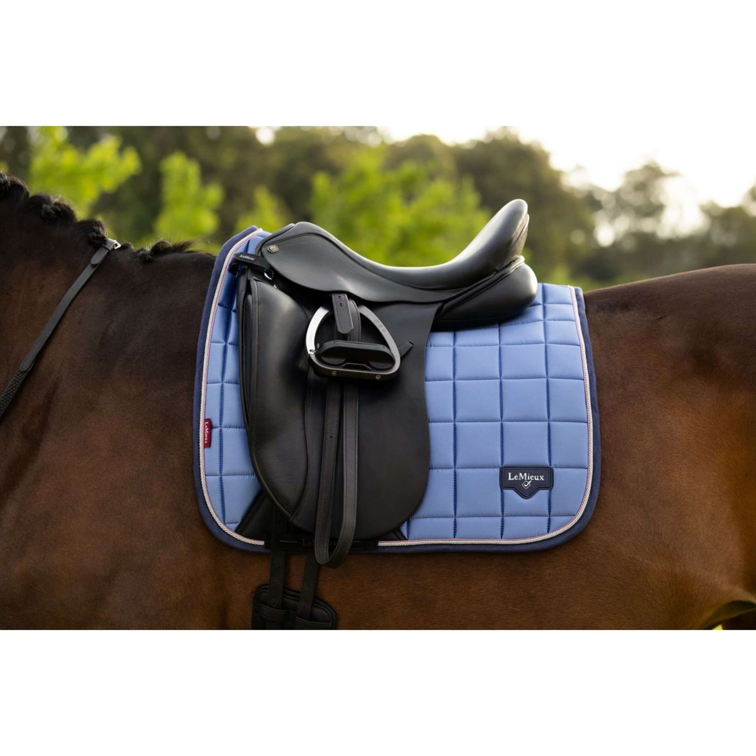 LeMieux Zadeldekje Loire Classic Square Dressuur Powder Blue