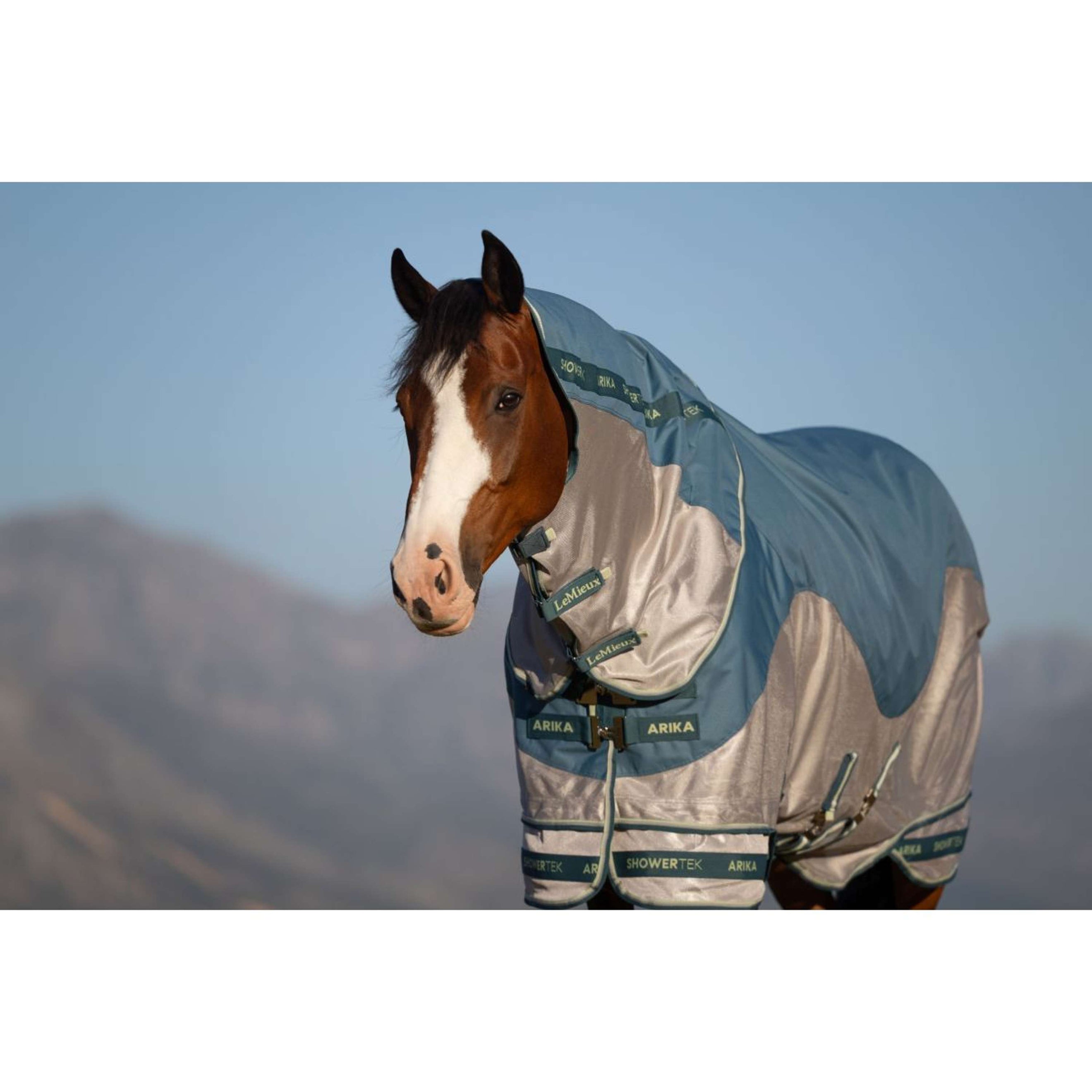 LeMieux Vliegendeken Arika Camo Shower-Tek Afneembare Hals Jungle