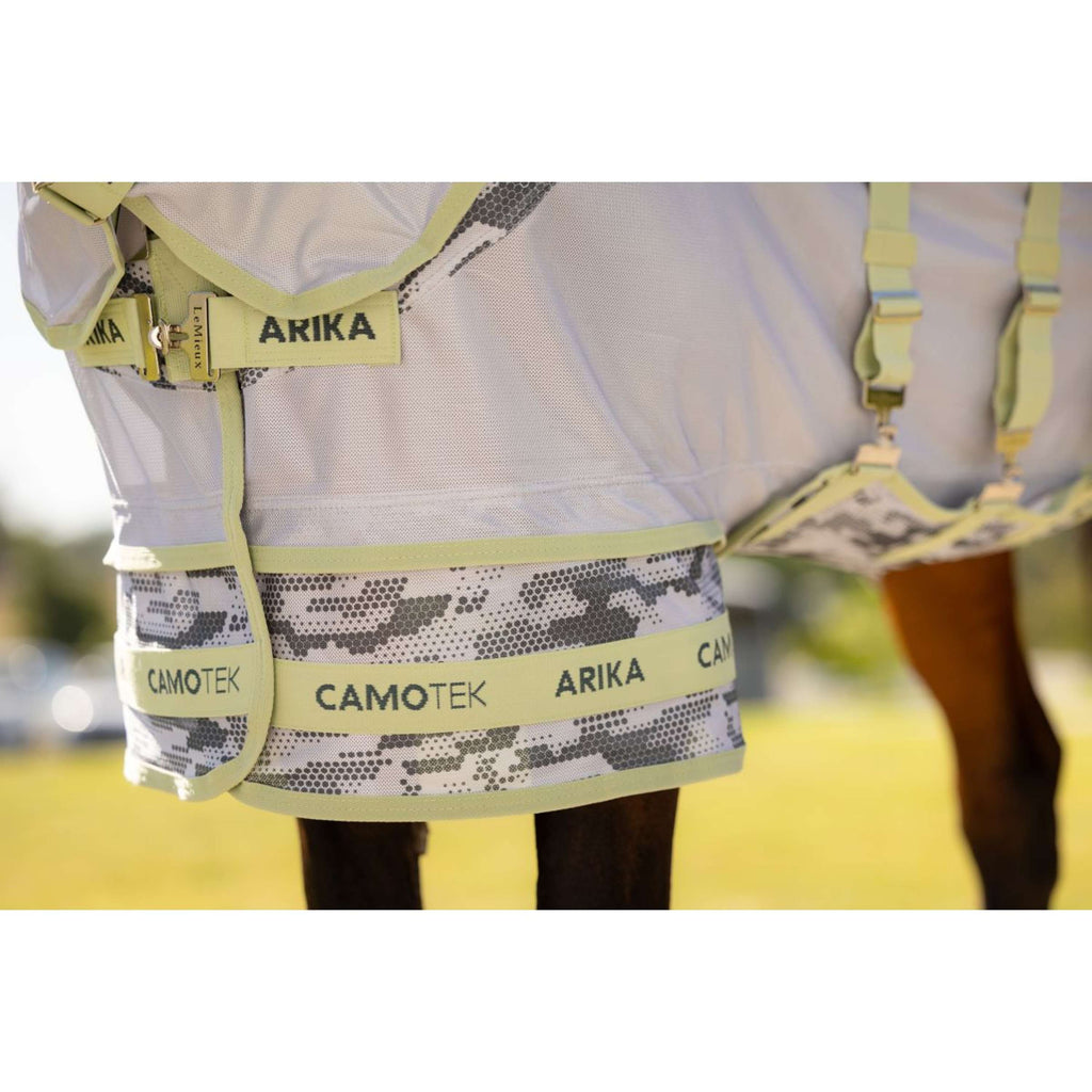 LeMieux Vliegendeken Arika Camo-Tek met Hals Macaron