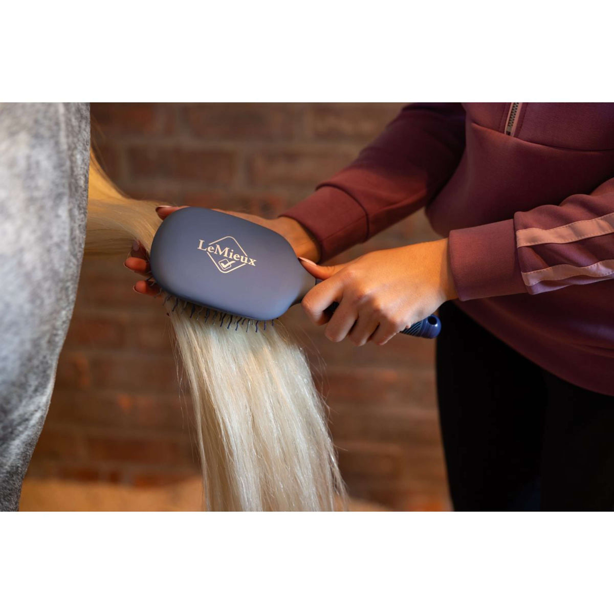 LeMieux Manen- en Staart Borstel Tangle Tidy Powder Blue