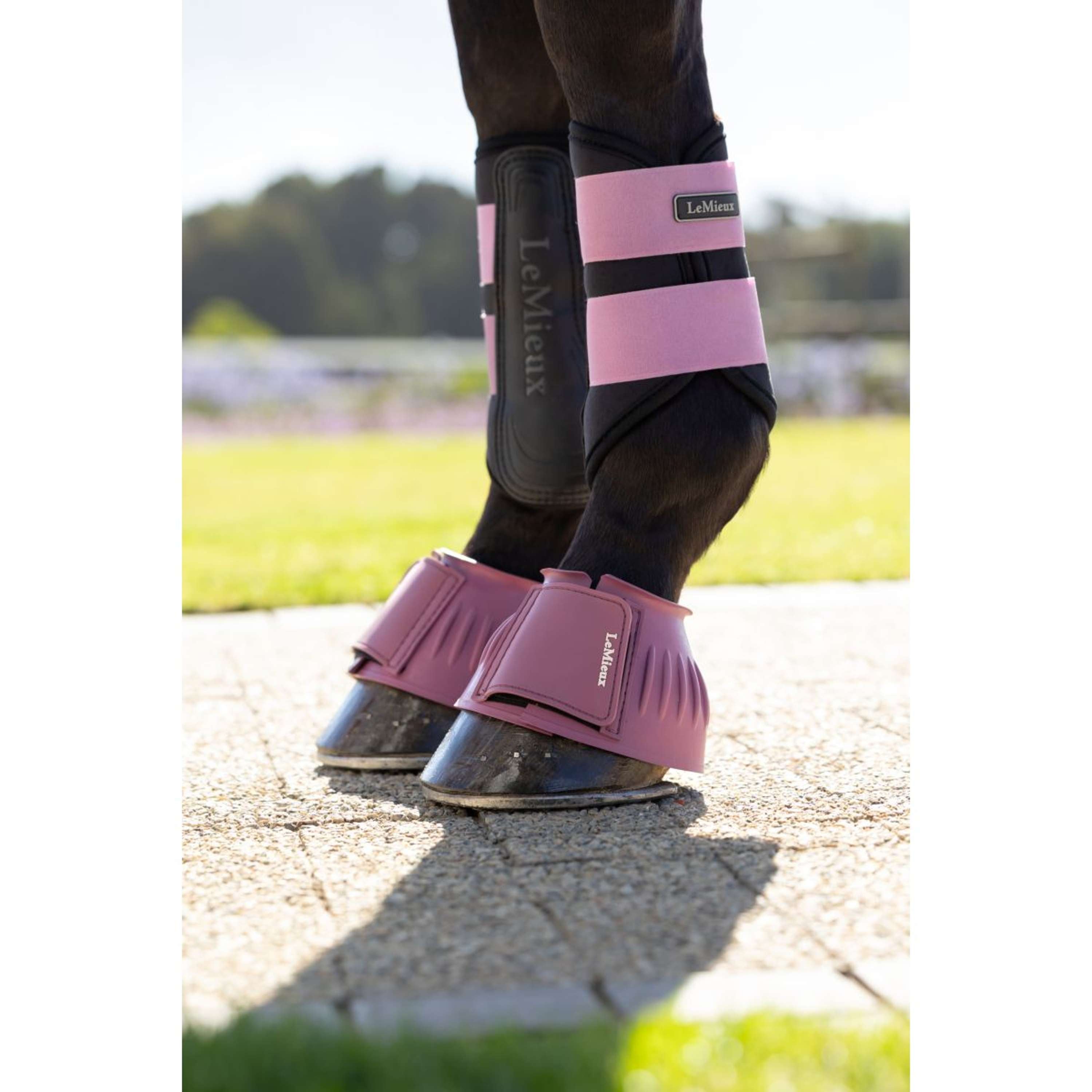 LeMieux Springschoenen Rubber Bell Mallow