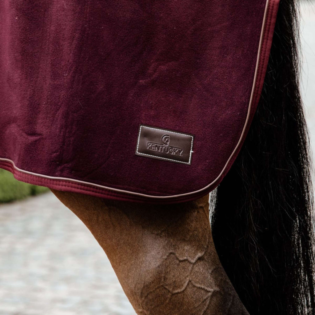 Kentucky Uitrijdeken Vierkant Heavy Fleece Bordeaux