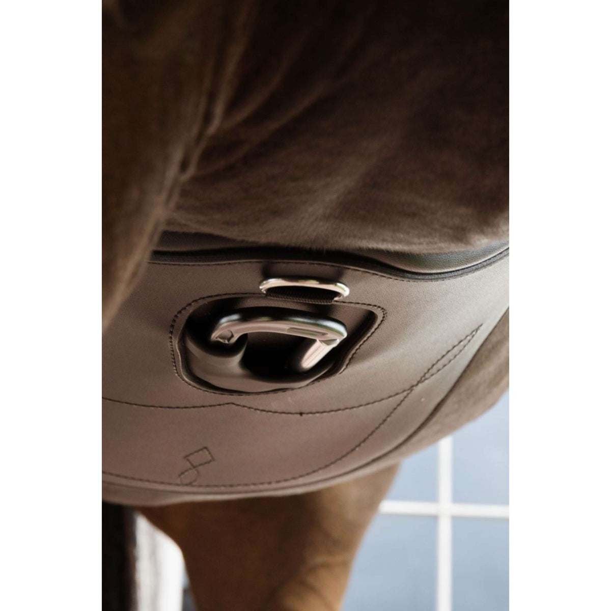 Kentucky Springsingel Buikflap Anatomic Bruin