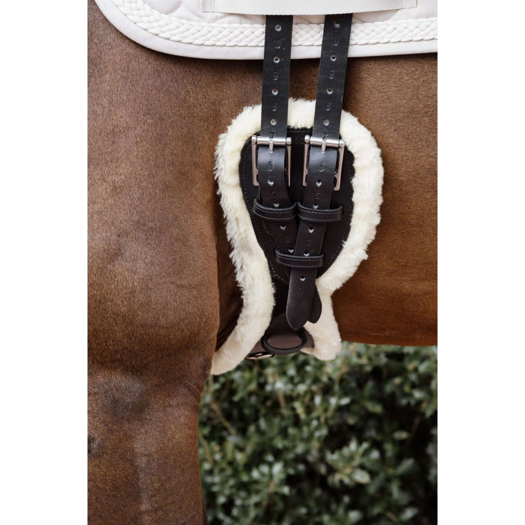 Kentucky Dressuursingel Anatomic Sheepskin Zwart