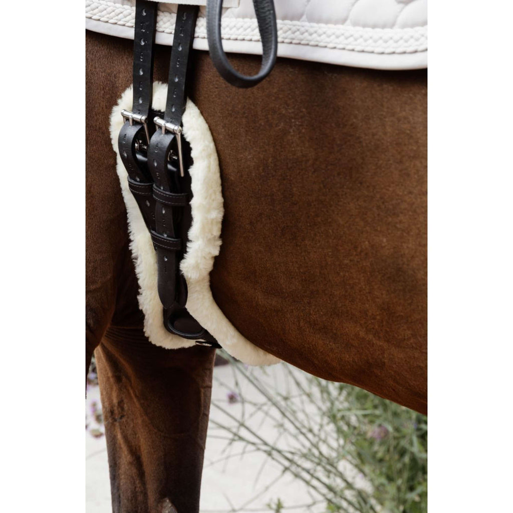 Kentucky Dressuursingel Anatomic Sheepskin Zwart