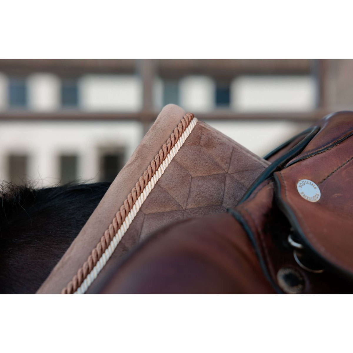 Kentucky Zadeldekje Velvet Springen Beige