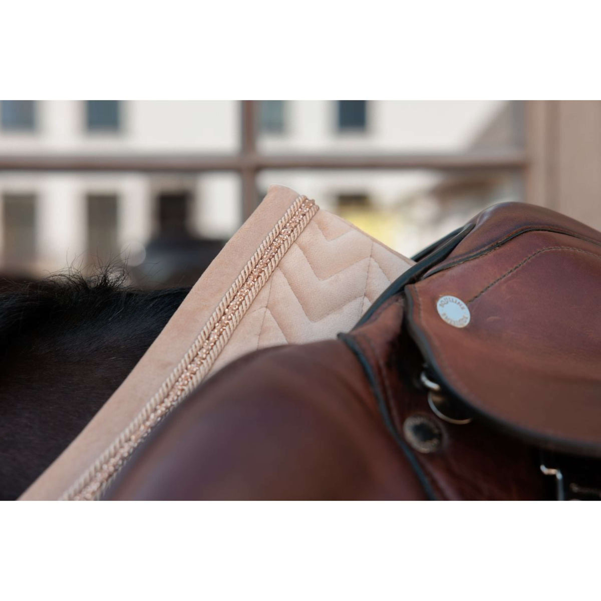 Kentucky Zadeldekje Velvet Mini Pearls Springen Beige