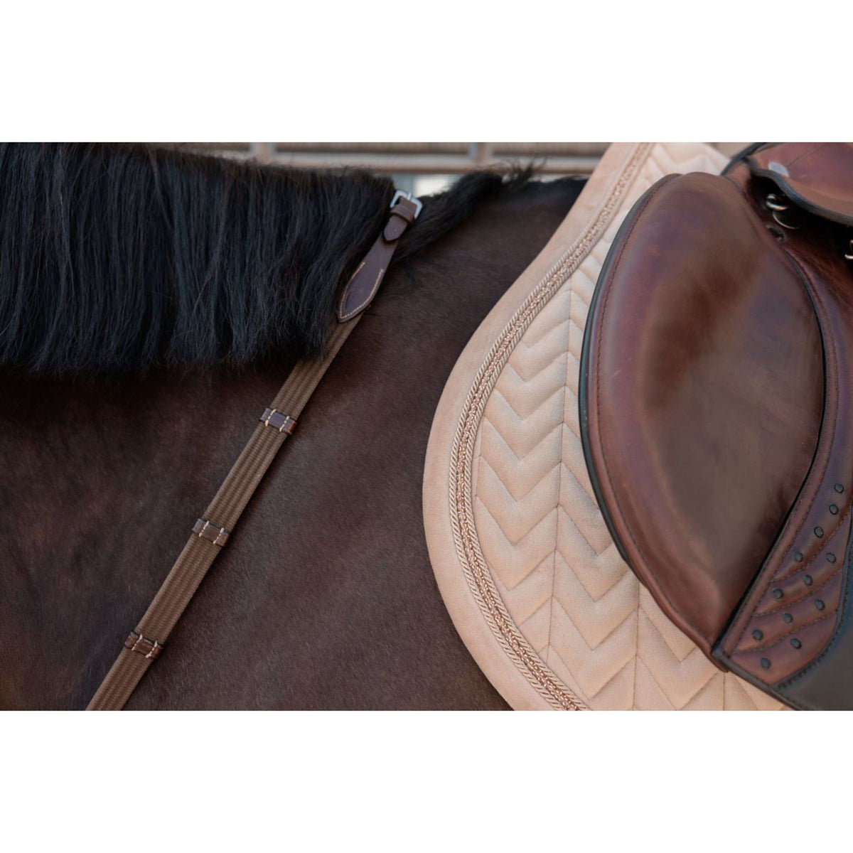 Kentucky Zadeldekje Velvet Mini Pearls Springen Beige