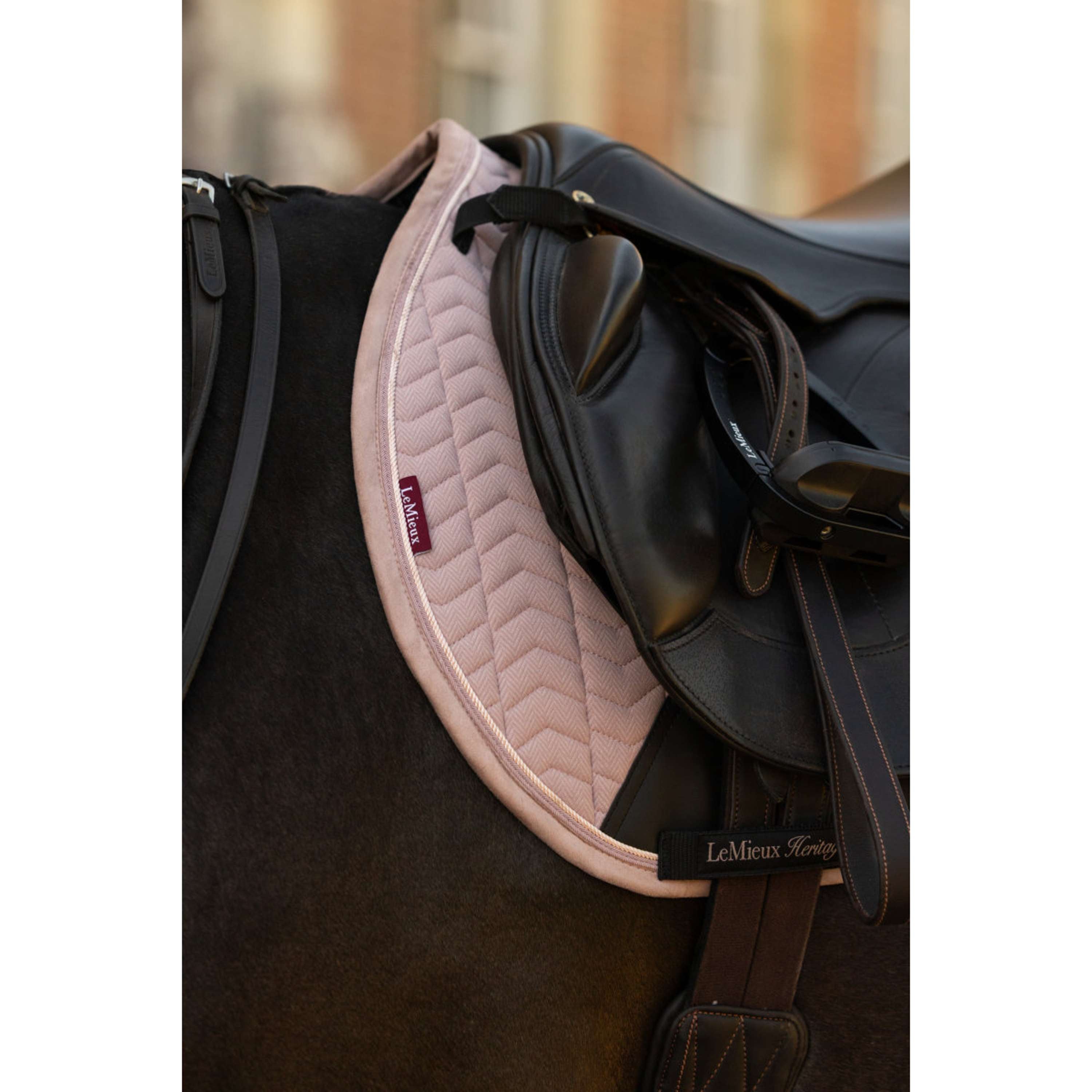 LeMieux Zadeldekje Heritage Herringbone Square Springen Wild Rose