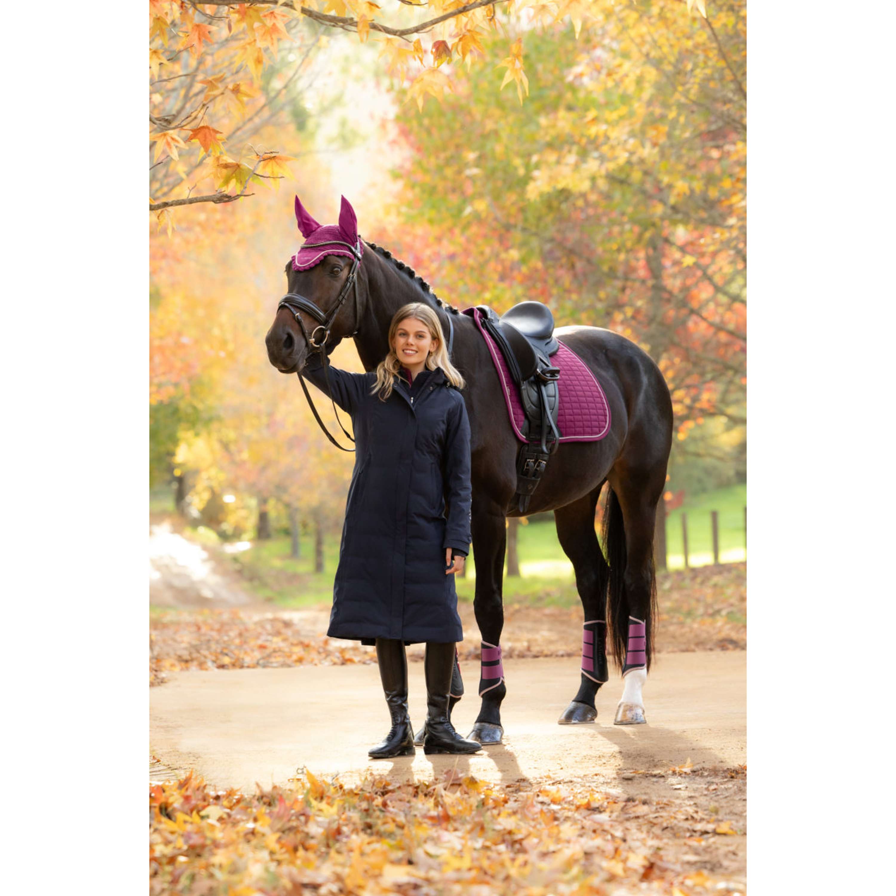 LeMieux Zadeldekje Suede Square Dressuur Blackberry