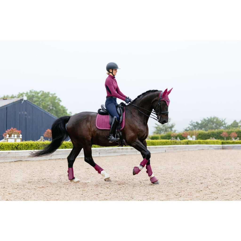 LeMieux Zadeldekje Suede Square Dressuur Blackberry