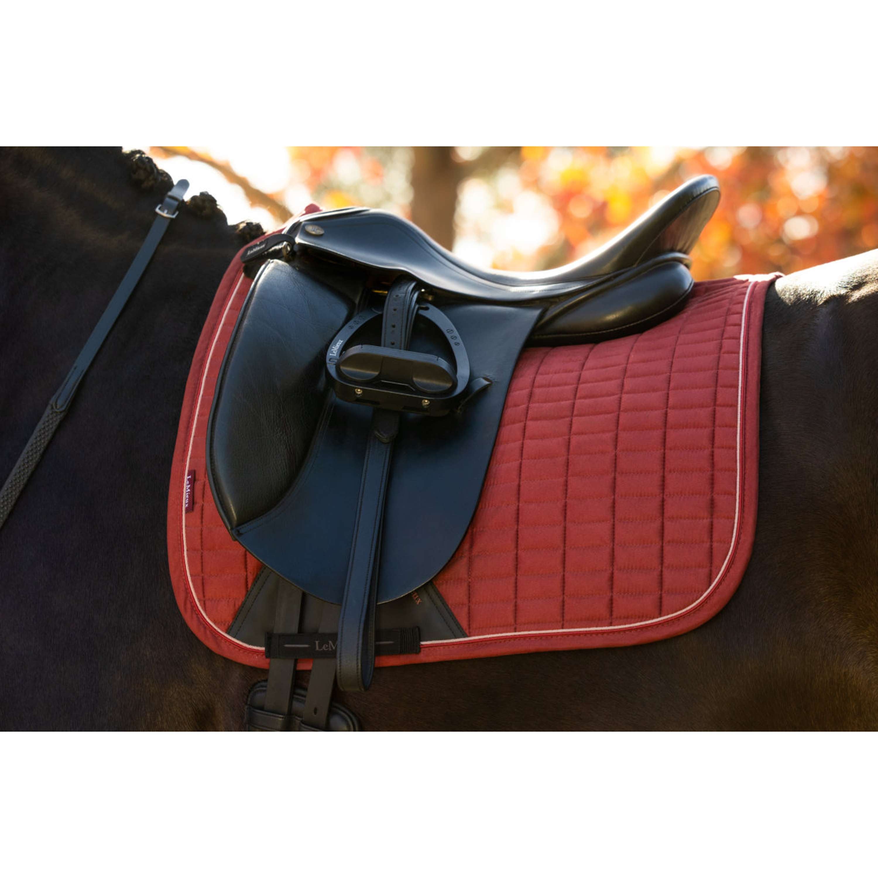 LeMieux Zadeldekje Suede Square Dressuur Russet